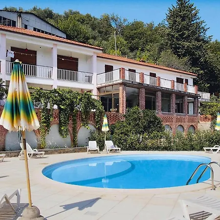 Lejlighed In Castellaro With Communal Pool *
