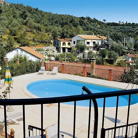Lejlighed In Castellaro With Communal Pool